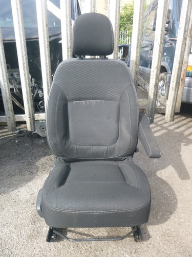 Vauxhall vivaro renault trafic - vauxhall,