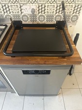 Turntable isolation shelf. good condition and very heavy.