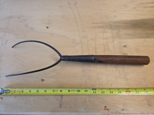 Old tine pitch fork head - 2,