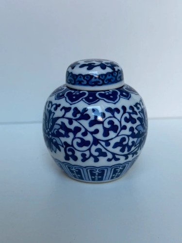 Small chinese blue - small, white