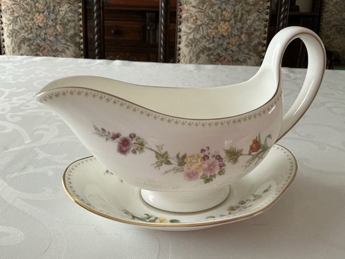Piece wedgewood dinner - piece,
