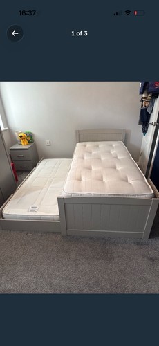 Single bed with pull out - bed, below