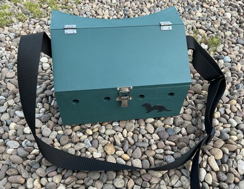 Ferret bow back carry box - bow,