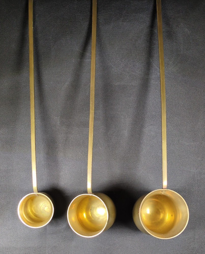 Set solid brass measuring - of, 3