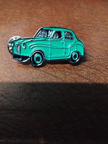 Austin a30 saloon green - austin, lapel