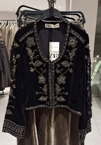 Zara bnwt 2025 black gold - zara,