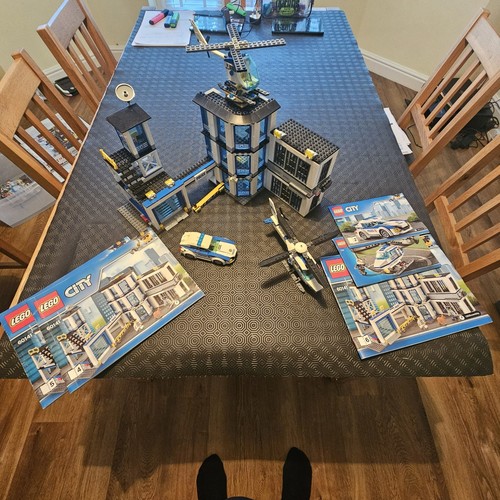 Lego city police station 60141 - lego,