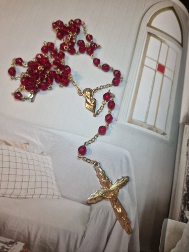 Beautiful vintage red - beautiful, gold