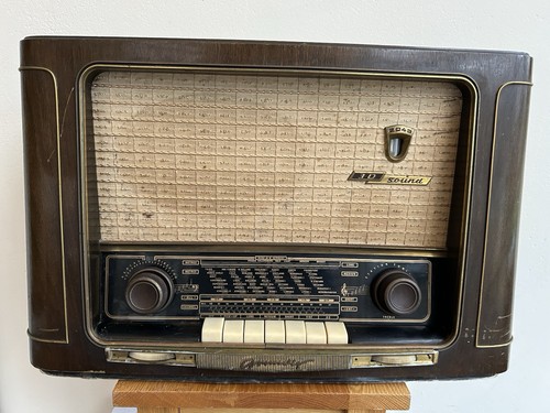 Grundig model 2043 radio - model,