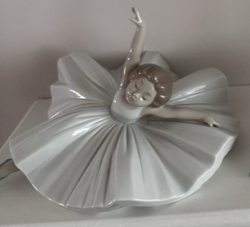 Nao lladro dance class - lladro,