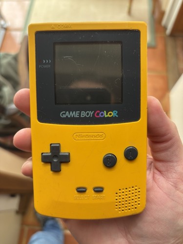 Gameboy colour with pokemon - gameboy,