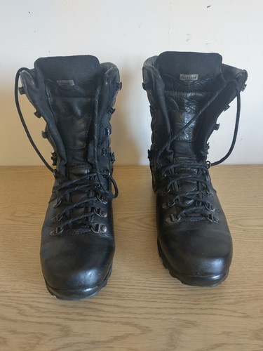 Altberg field and - field, boots