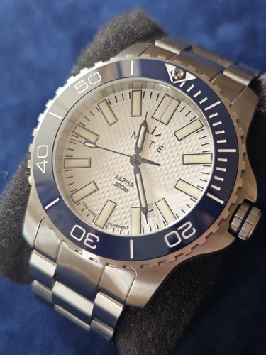 Nite alpha surf blue - and, white