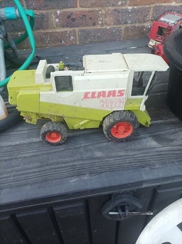Bruder class combine - bruder, harvester