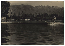 India, Srinagar, Aquaplane on