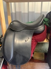Arena Dressage Saddle  Black 17.5" 44cm Ex saddle fitter stock