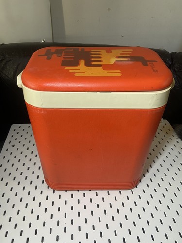 Vintage retro 1970s curver - vintage,