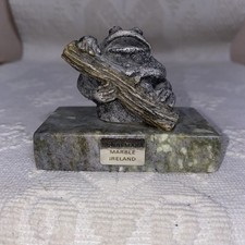 VINTAGE MINI FROG FIGURINE ON