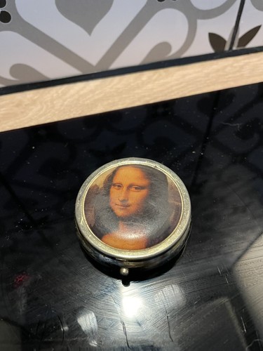 Mona lisa pill box - mona,