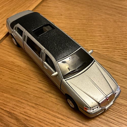 Kinsmart 1999 lincoln - kinsmart:,