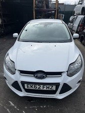 Ford Focus White Breaking