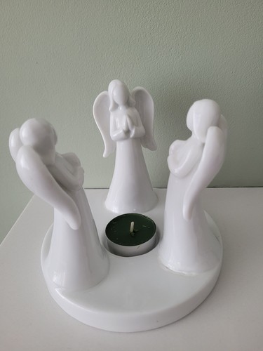 White ceramic glazed trio - , of