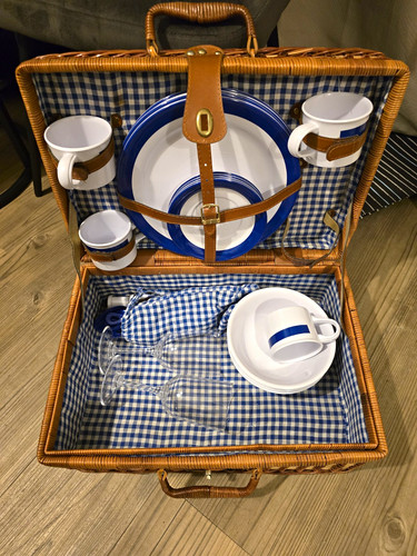Vintage wicker picnic - vintage, basket