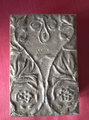 Pewter cigarette box with art - pewter,
