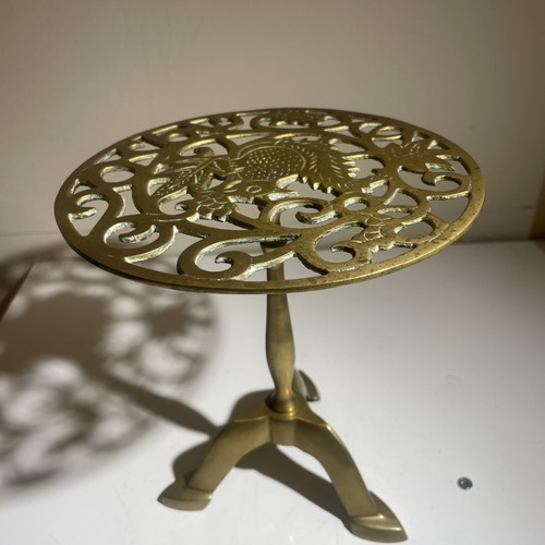 Vintage brass trivet height - brass,