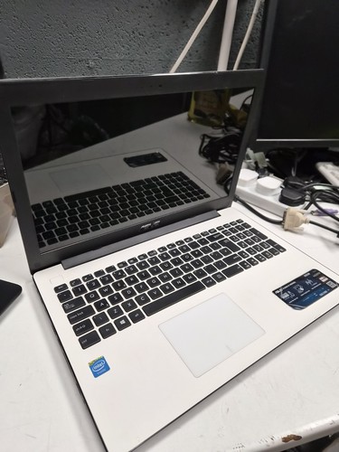 Laptop joblot untested - x,