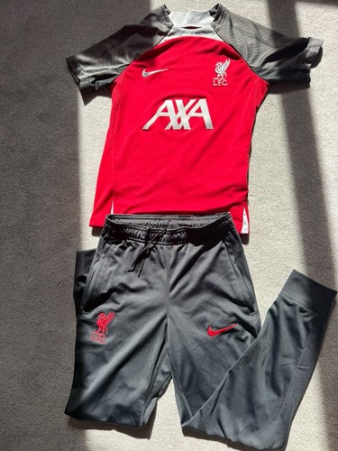 Liverpool training full kit