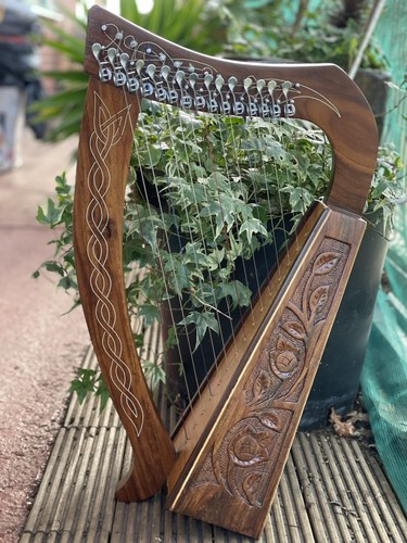 Stings lever harp hand - harp,