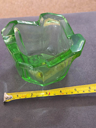 Uranium glass dish - uranium, dish.