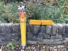 ENGINEERING SURVEYOR TRIPOD