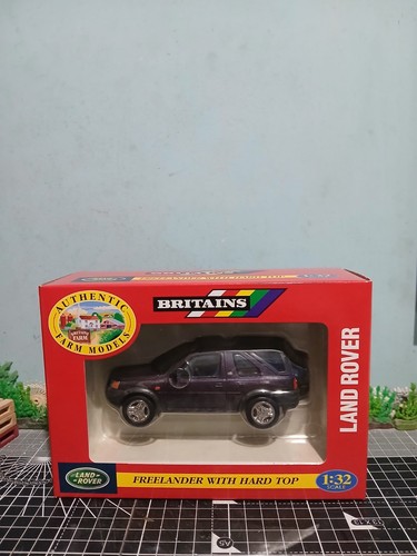 Britains farm toys land rover - britains,