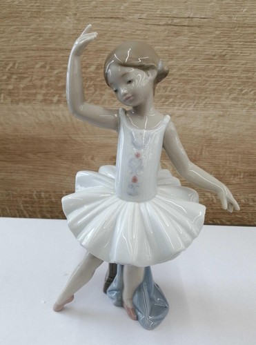 Lladro pose little ballerina - lladro,