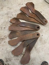 Batwing mower blades for