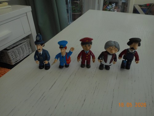 Five larger figure postman - of,