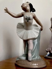 Lladro  Figurine Young Girl