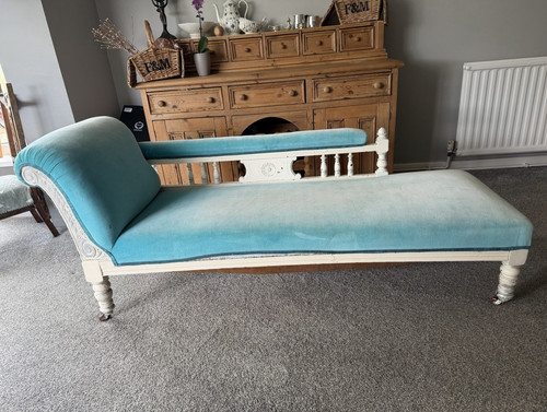 Blue velvet upholstered chaise - velvet,