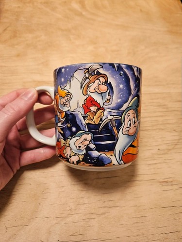 Disney store classic - store, snow