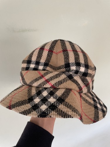 Vintage 100 wool burberry - vintage,
