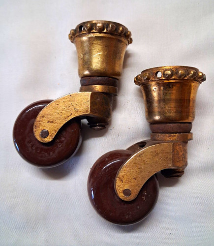 Set large antique brass - of,