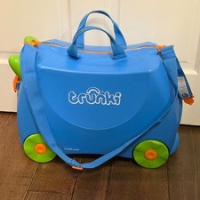 Kids Blue Trunki Ride On Suitcase with Strap and Key