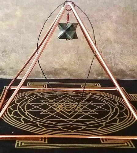 Copper pyramid solid - 8.5",