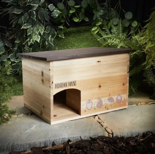 45cm wooden hedgehog house - 45cm,
