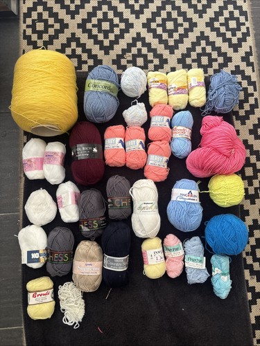 Yarn wool job lot - job,