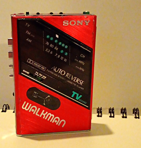 Sony walkman f101 - sony, red