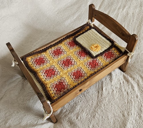 Vintage wooden baby doll cot - wooden,