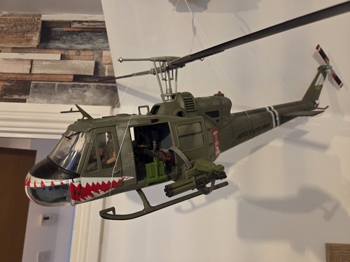 Large scale huey bell uh - 1/18,